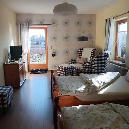 게스트하우스 Moritz Unterm Storchennest -16303 Schwedt,schwedter Allee1 3*