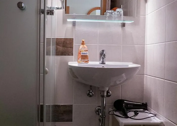 Moritz Unterm Storchennest -16303 Schwedt,schwedter Allee1 3*